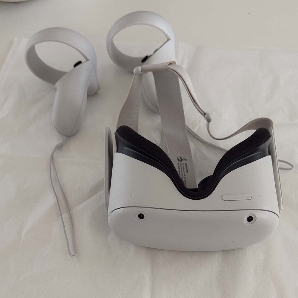 Oculus Quest 2 VR Headset with Controllers